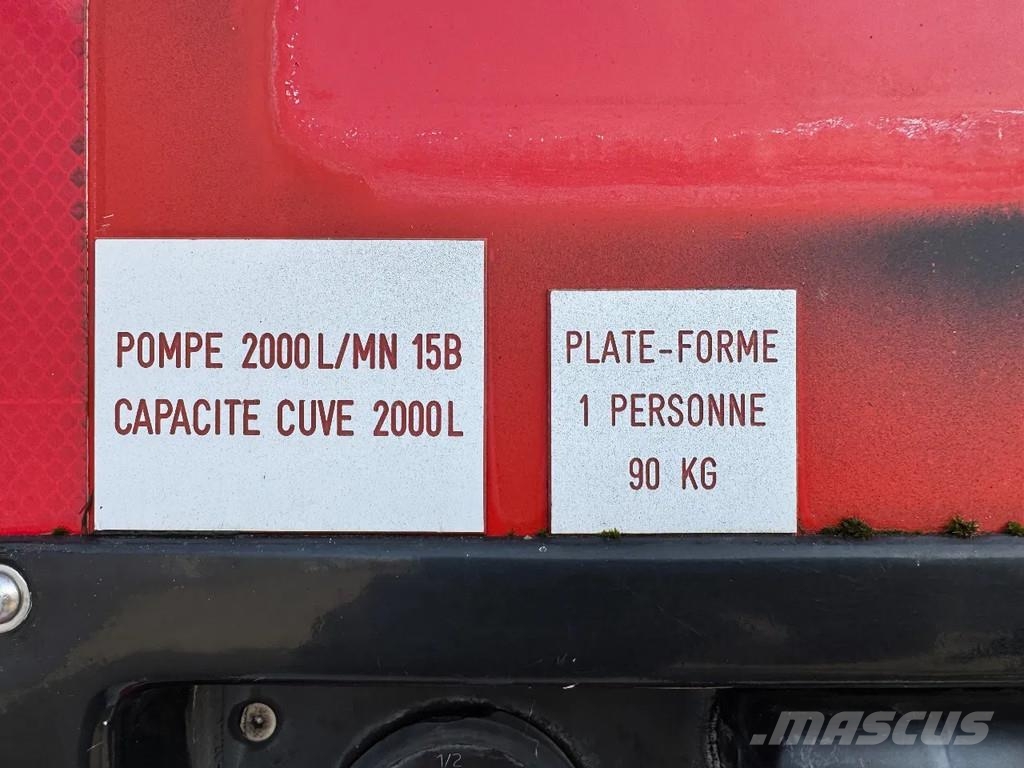 Mercedes-Benz ATEGO 1325 **FIRETRUCK-2000LTR TANK 消防車