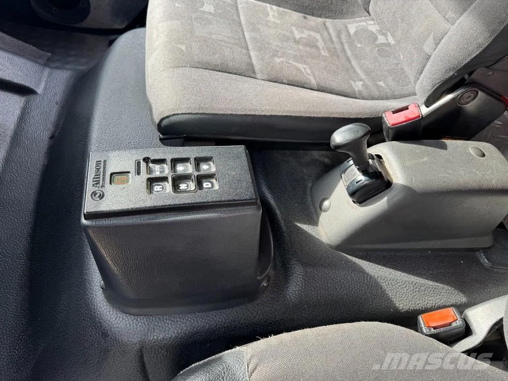 Mercedes-Benz ATEGO 1325 **FIRETRUCK-2000LTR TANK 消防車