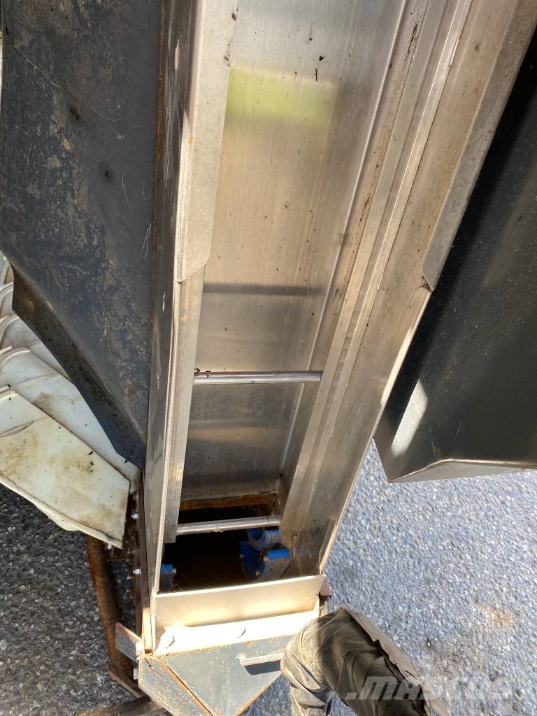 Pellenc OPTIMUM 530 Selectiv'Process2 endommagée ماكينات حصد الكروم