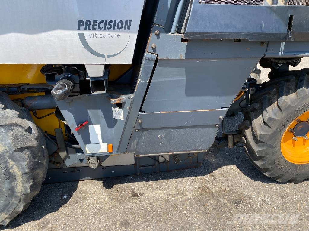 Pellenc OPTIMUM 530 Selectiv'Process2 endommagée ماكينات حصد الكروم