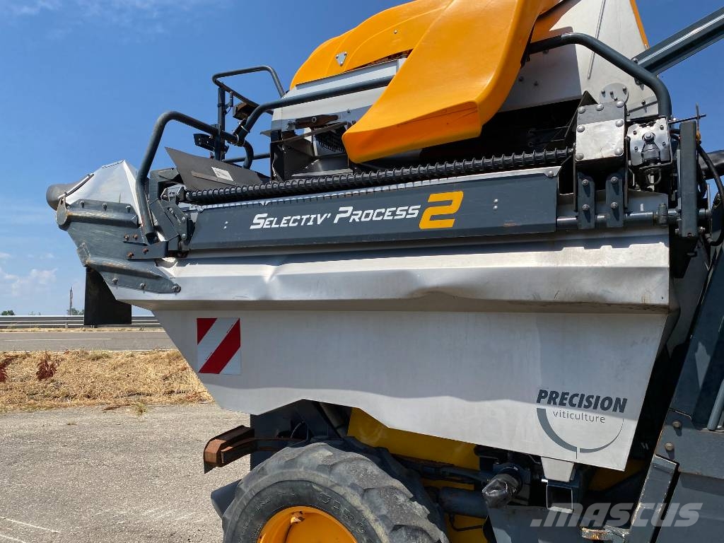 Pellenc OPTIMUM 530 Selectiv'Process2 endommagée ماكينات حصد الكروم
