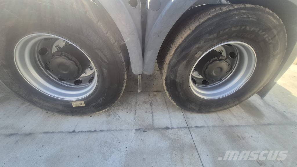 MAN TGA 33.480 Trekkers