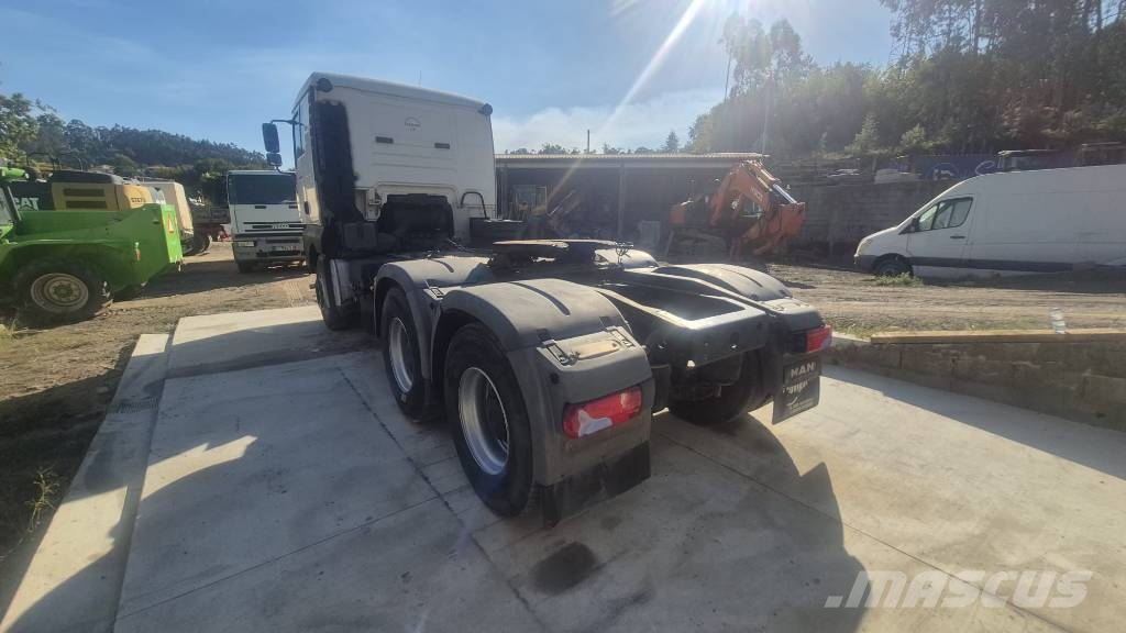 MAN TGA 33.480 Trekkers