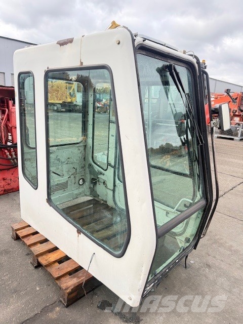 Liebherr USED CAB SERIE B Kabíny a interiér