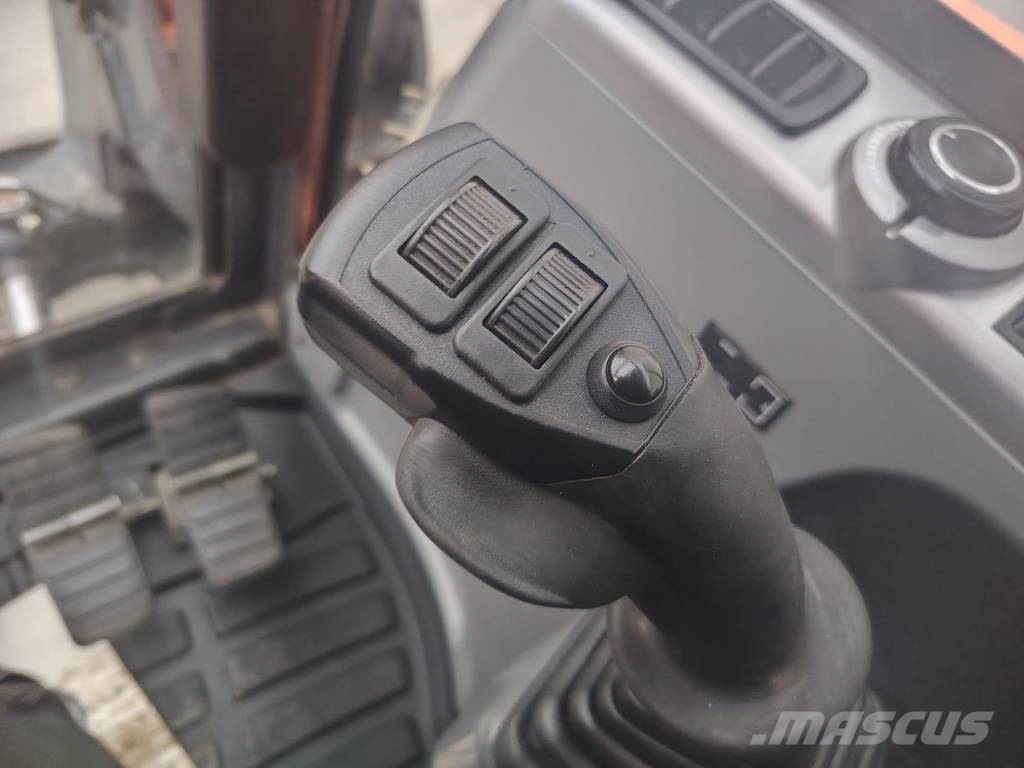Doosan DX 80 R Közepes (midi) kotrók 7 t - 12 t