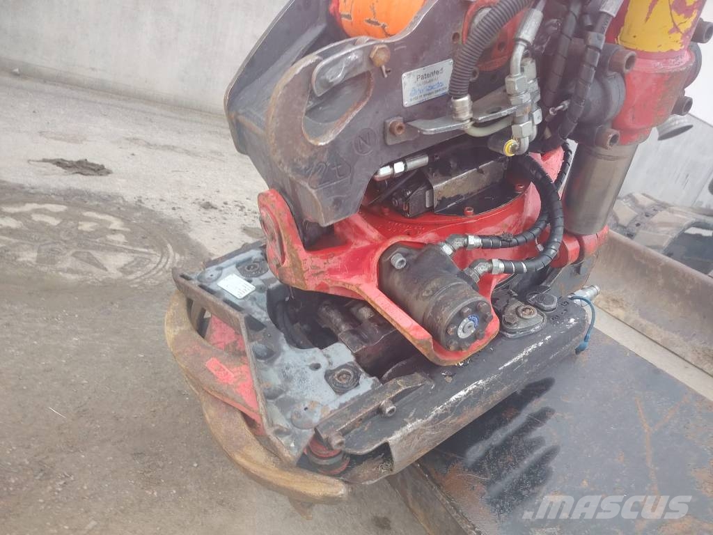Doosan DX 80 R Közepes (midi) kotrók 7 t - 12 t