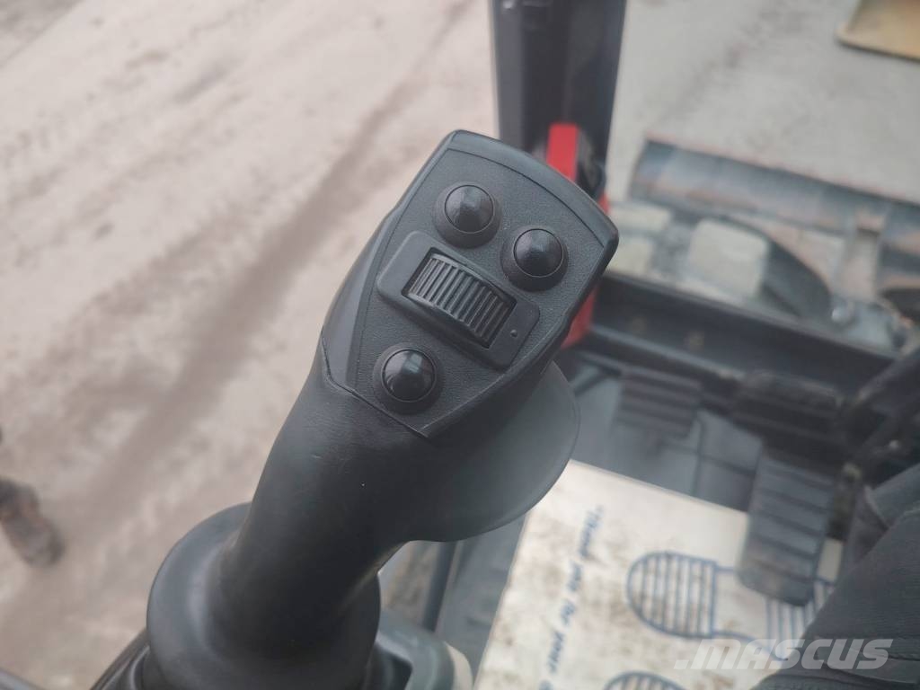 Doosan DX 80 R Közepes (midi) kotrók 7 t - 12 t