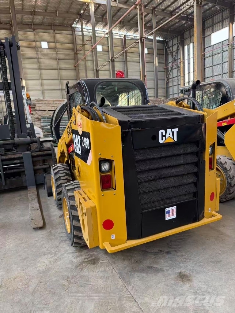 CAT 246 D Φορτωτάκια