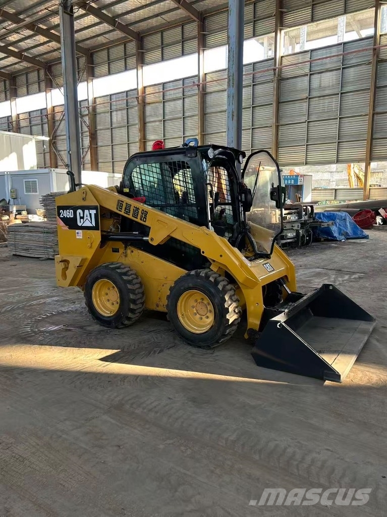 CAT 246 D Φορτωτάκια