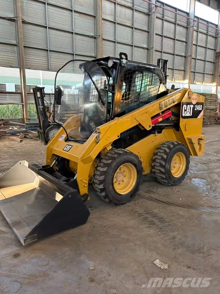 CAT 246 D Φορτωτάκια