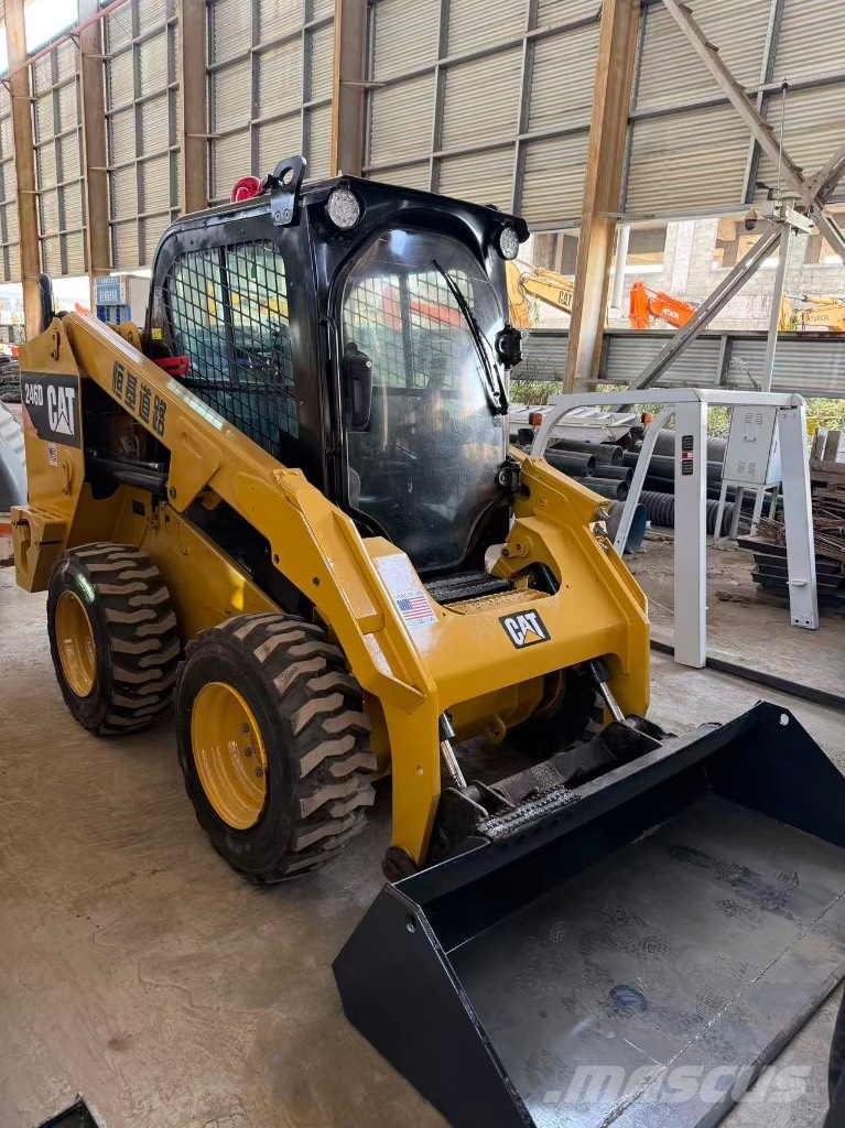 CAT 246 D Φορτωτάκια