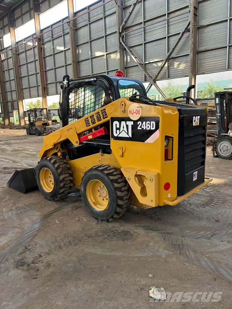 CAT 246 D Φορτωτάκια