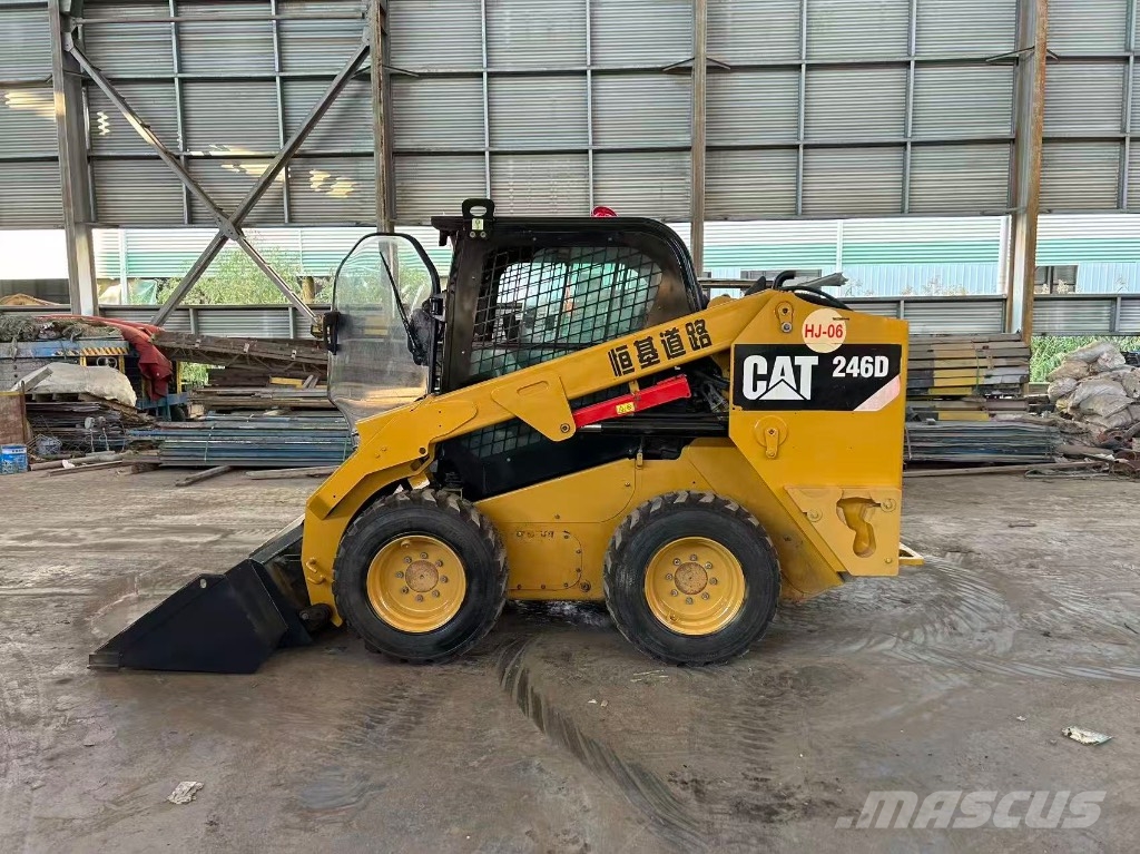 CAT 246 D Φορτωτάκια