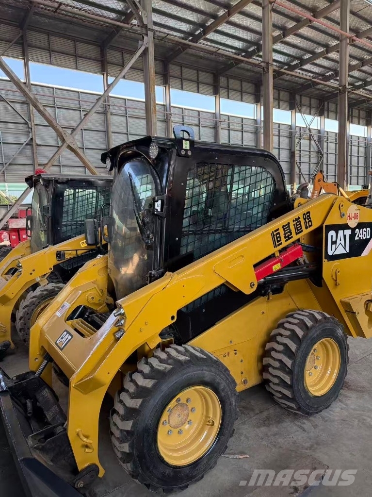 CAT 246 D Φορτωτάκια