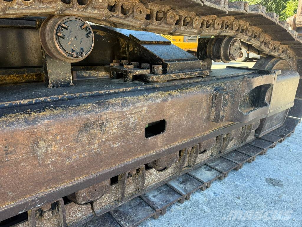 CAT 352F Vikšriniai ekskavatoriai