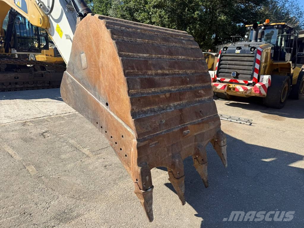 CAT 352F Vikšriniai ekskavatoriai