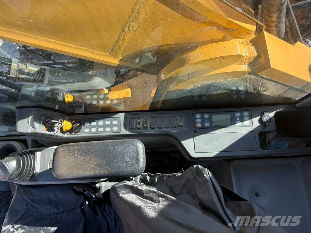 CAT 352F Vikšriniai ekskavatoriai