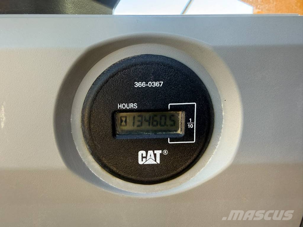 CAT 352F Vikšriniai ekskavatoriai