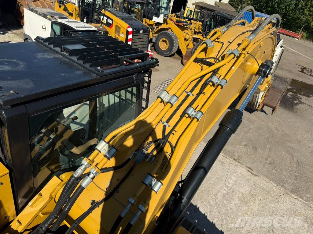 CAT 352F Vikšriniai ekskavatoriai