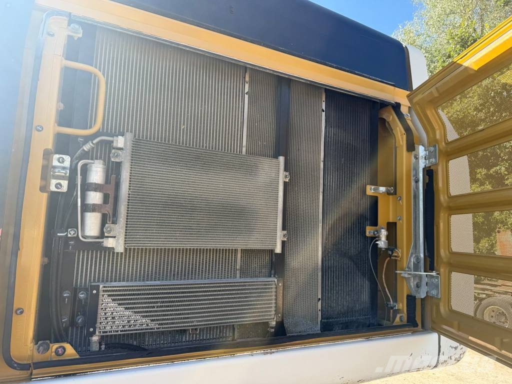 CAT 352F Vikšriniai ekskavatoriai