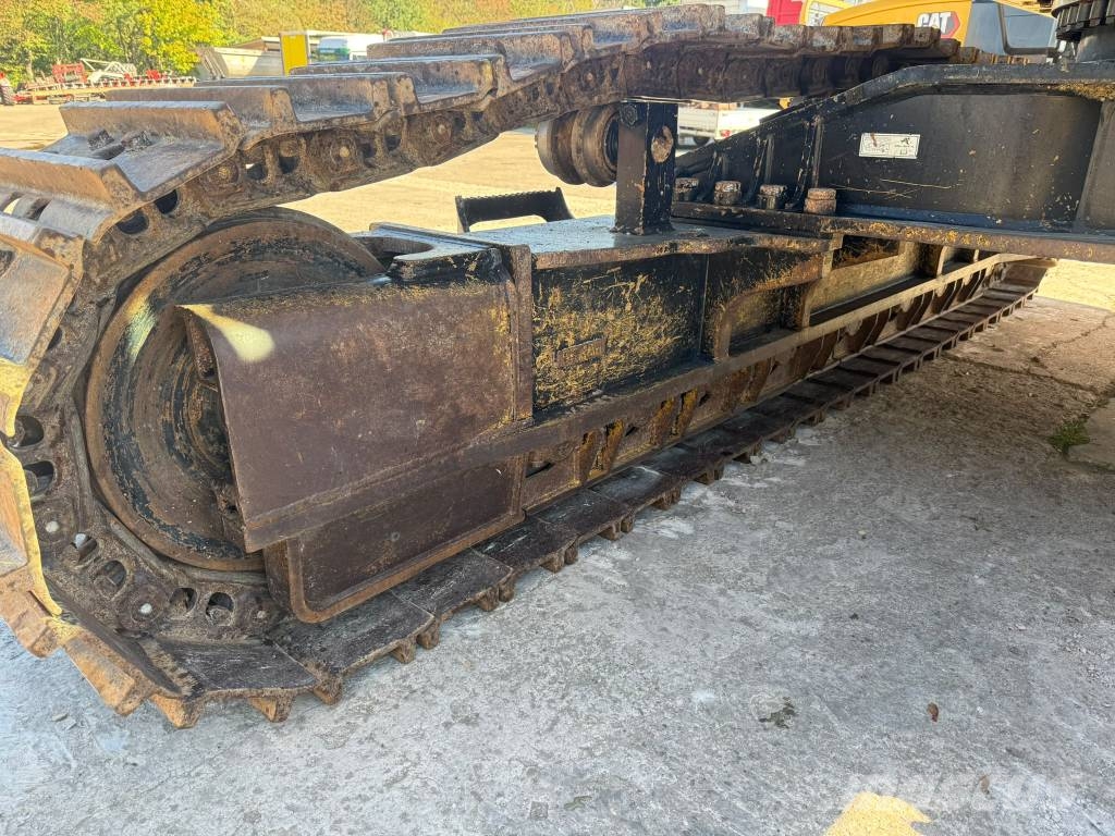 CAT 352F Vikšriniai ekskavatoriai