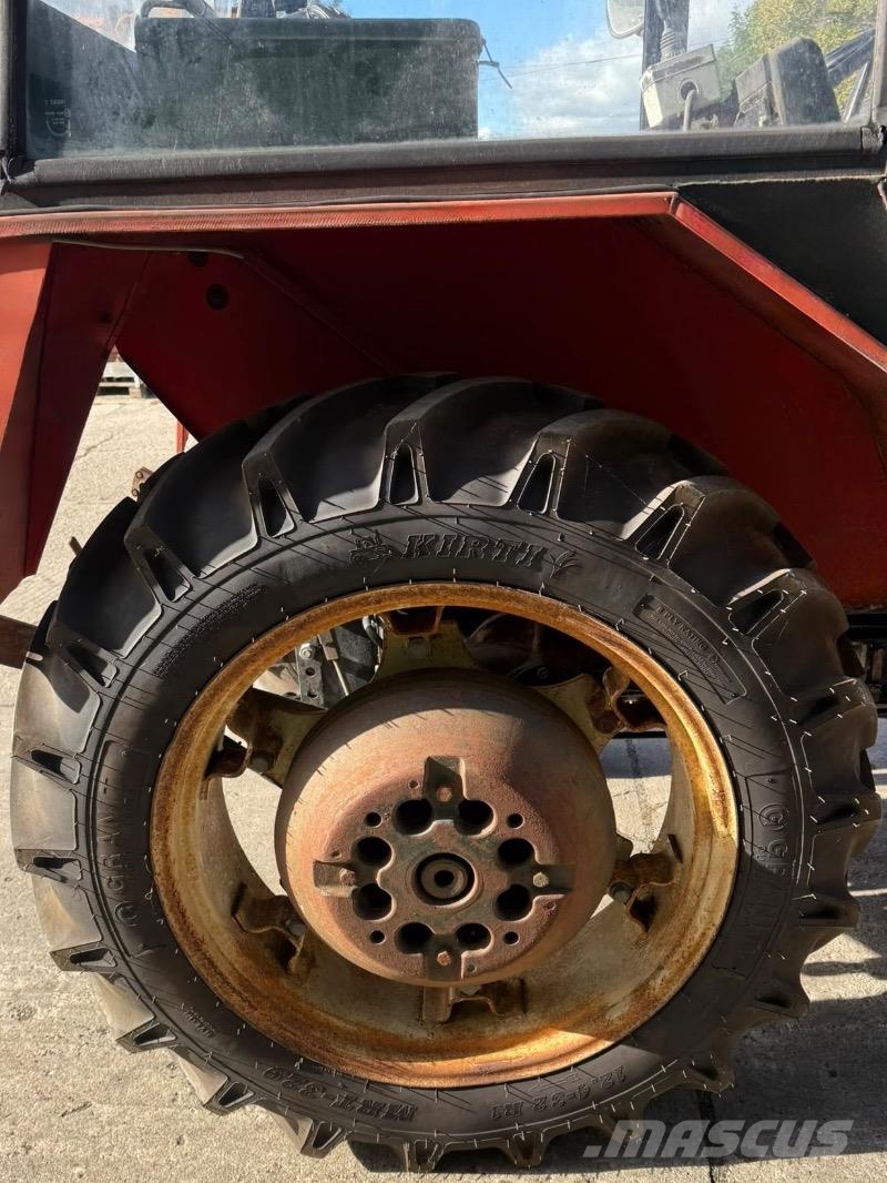 Zetor 5211 + FL Sonstige Landmaschinen