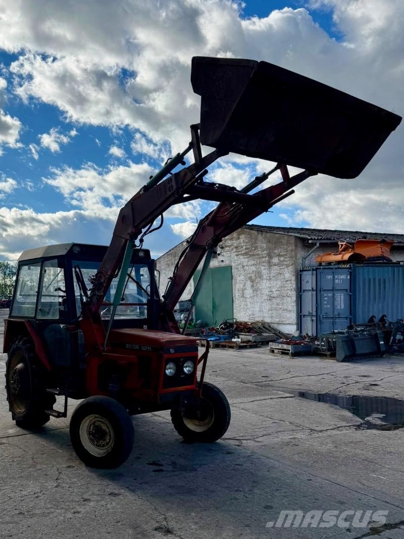 Zetor 5211 + FL Sonstige Landmaschinen