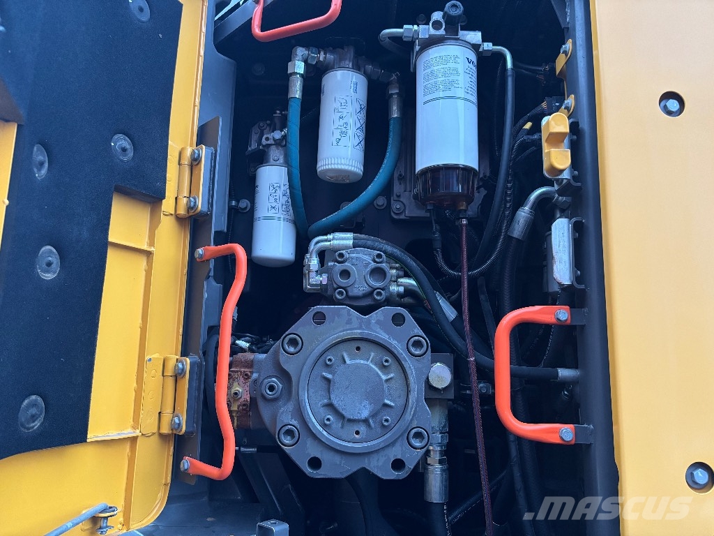 Volvo ECR 355 E / Pyörittäjä, Leica 3D, 2-kauhaa Telakaivukoneet