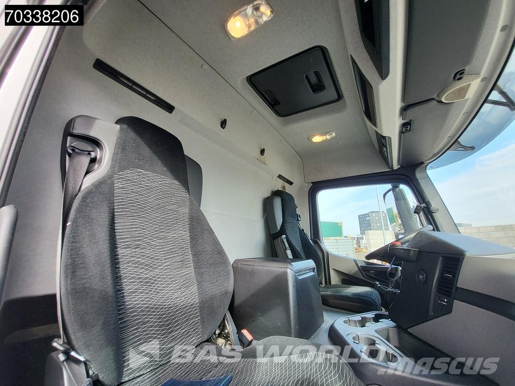 Mercedes-Benz Antos 2124 4X2 6-Cylinder Engine NL-Truck Euro 6 Camiones caja cerrada