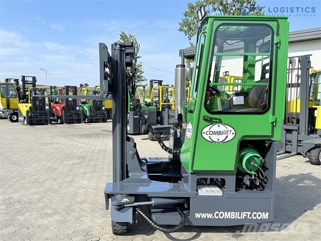 Combilift C2500 / LPG / TRIPLEX 4900 mm / Free Lift / Only 2 Повдигач с движение в 4 посоки