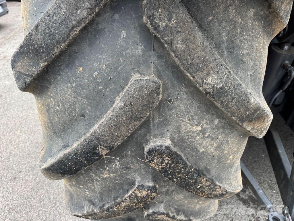 Fendt 826 scr Profi + Traktorid