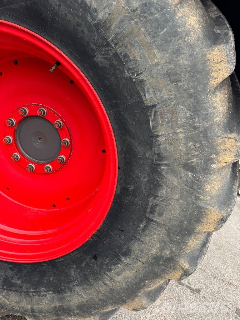 Fendt 826 scr Profi + Tratores Agrícolas usados