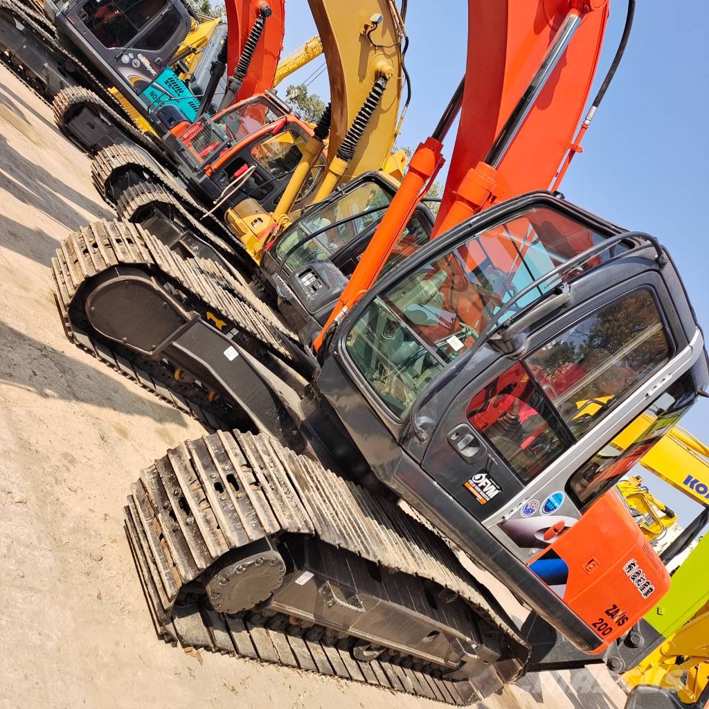 Hitachi ZX 200-3 G made in Japan Excavadoras de cadenas