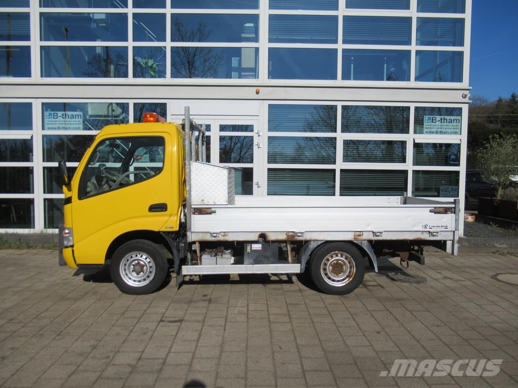 Toyota Dyna 100 3.0 D-4D 100KW Comfort PICKUP Furgonetas caja abierta
