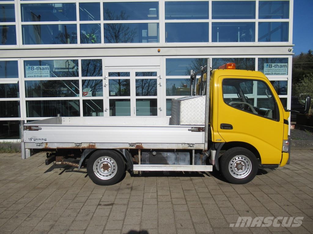 Toyota Dyna 100 3.0 D-4D 100KW Comfort PICKUP Furgonetas caja abierta