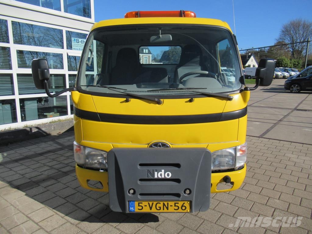 Toyota Dyna 100 3.0 D-4D 100KW Comfort PICKUP Furgonetas caja abierta