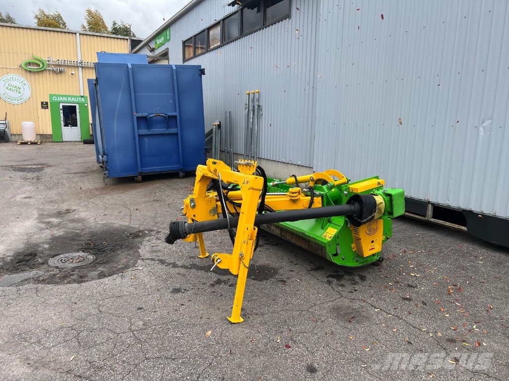 Cabe 2500 Finlandia piennarmurskain Beitepussere og toppkuttere