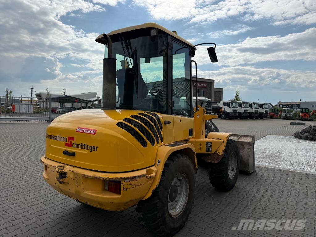 Volvo L 30 B 輪胎式裝載機
