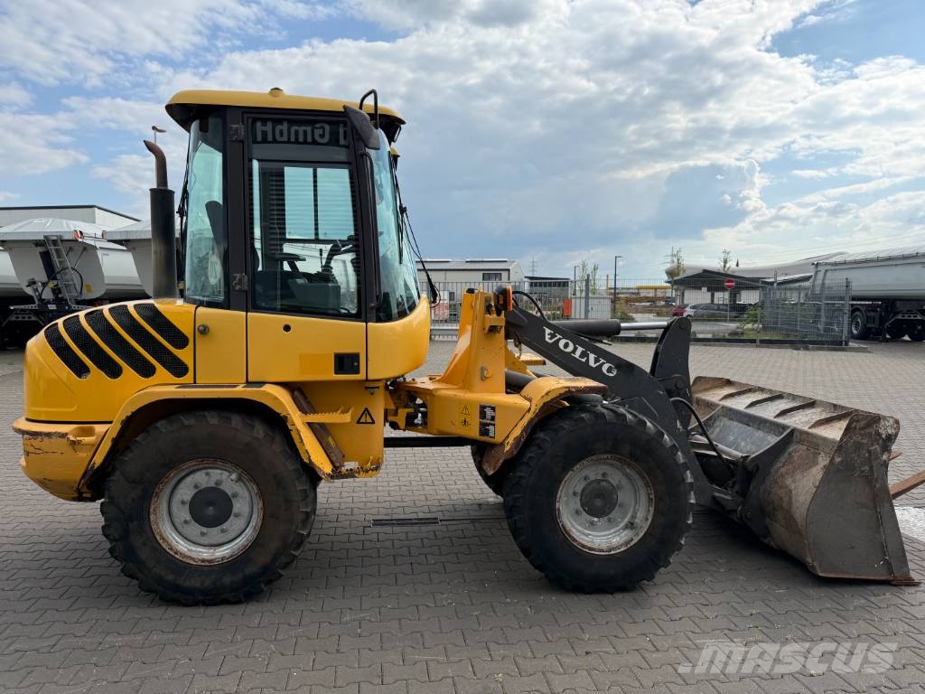 Volvo L 30 B 輪胎式裝載機