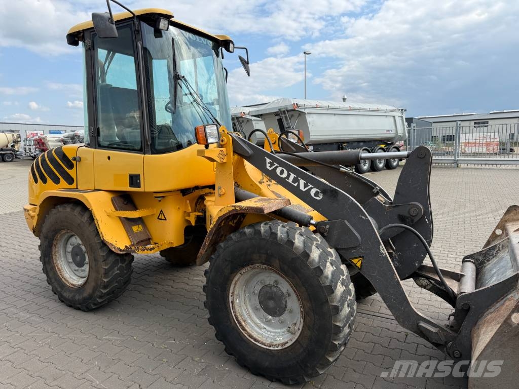 Volvo L 30 B 輪胎式裝載機
