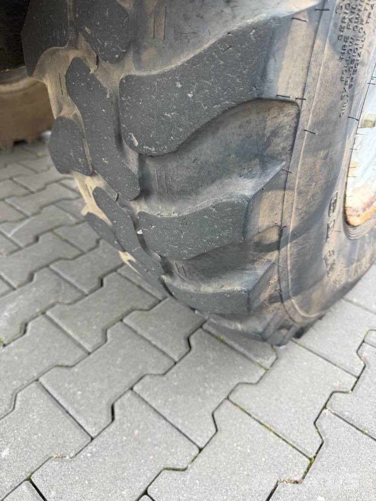 Volvo L 30 B 輪胎式裝載機