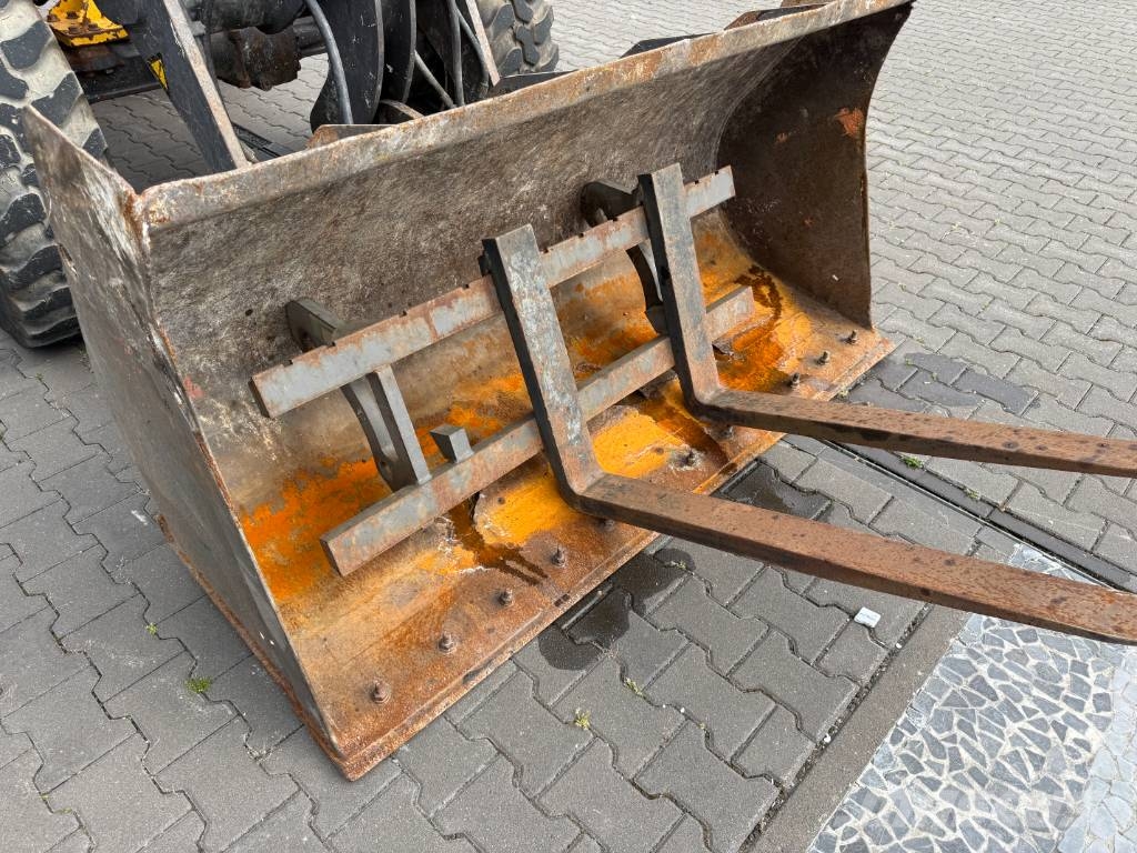 Volvo L 30 B 輪胎式裝載機