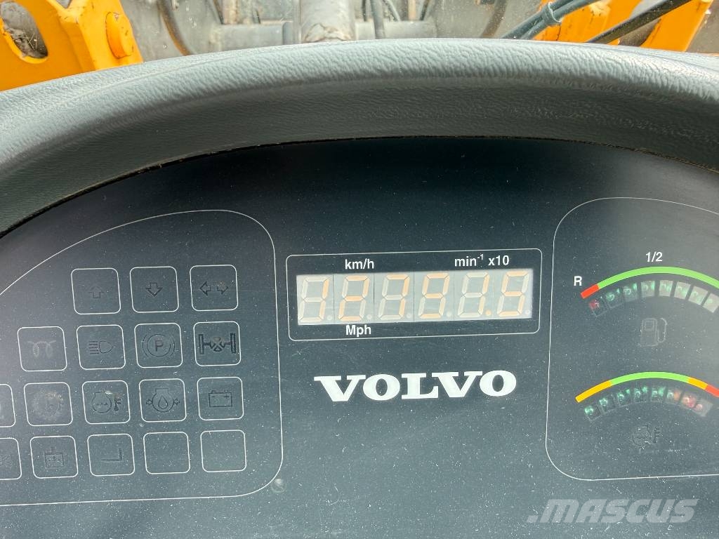 Volvo L 30 B 輪胎式裝載機