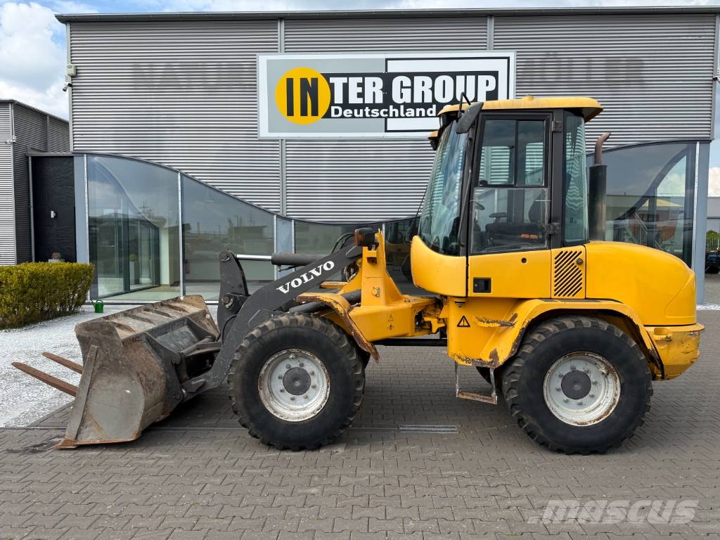 Volvo L 30 B 輪胎式裝載機