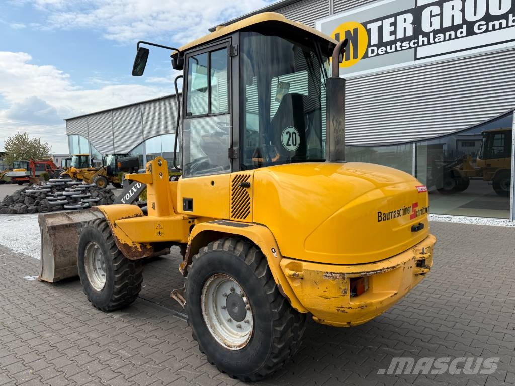 Volvo L 30 B 輪胎式裝載機