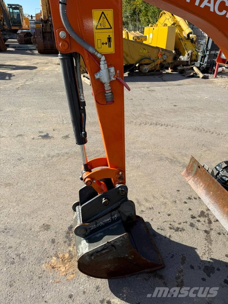 Hitachi ZX 19-6 CR //BJ. 2022/ 324H/SW/Hammerleitung Minibagger < 7t