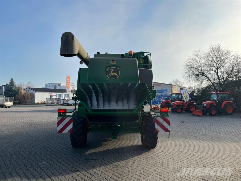 John Deere W540 Mietitrebbiatrici