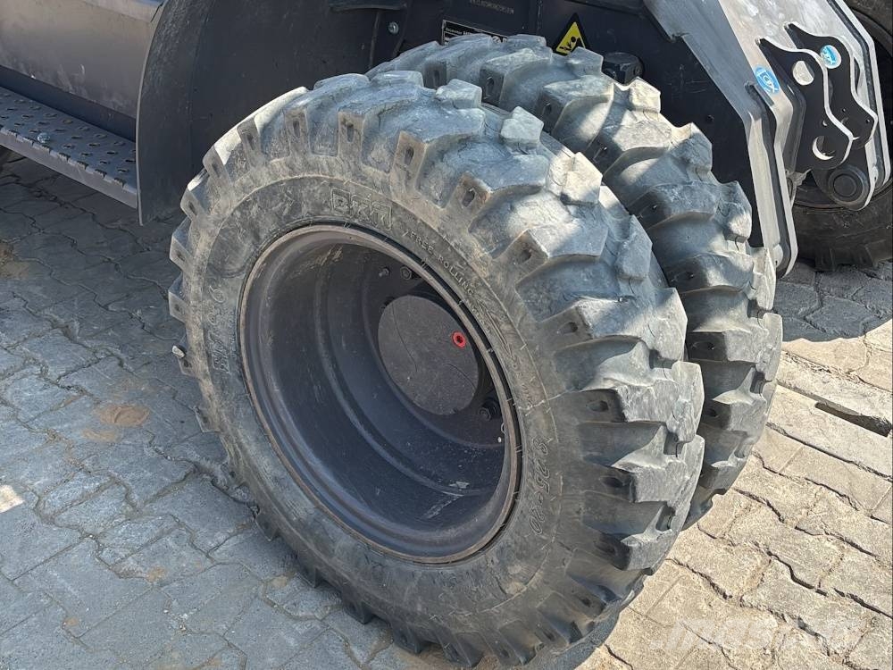 Hitachi ZX 95 W-7 Bageri na kotačima
