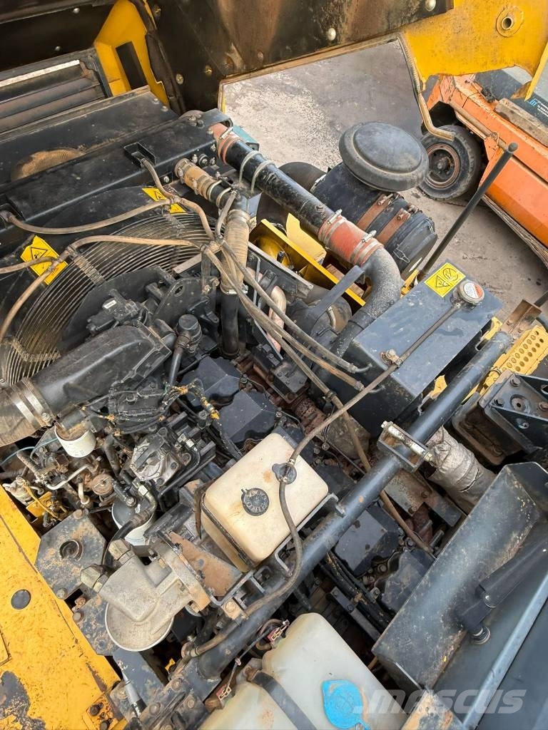 Komatsu HM 400-2 //BJ. 2008/13430/Klima/6X6/ Midjestyrd dumper