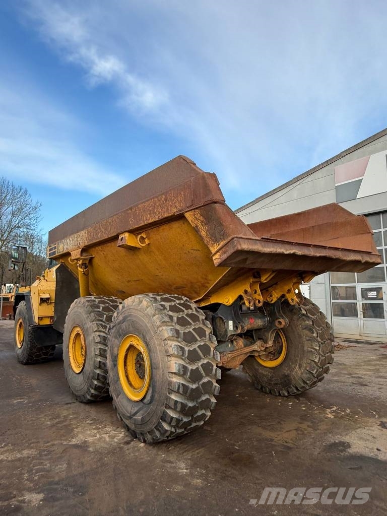 Komatsu HM 400-2 //BJ. 2008/13430/Klima/6X6/ Midjestyrd dumper
